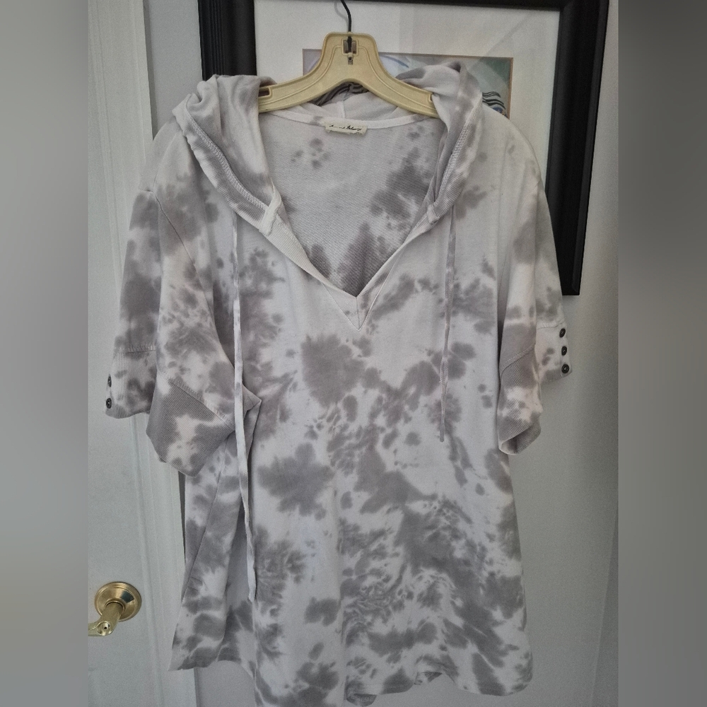 Jane & Delancy Tie-Dye Hoodie 1X Gray And White